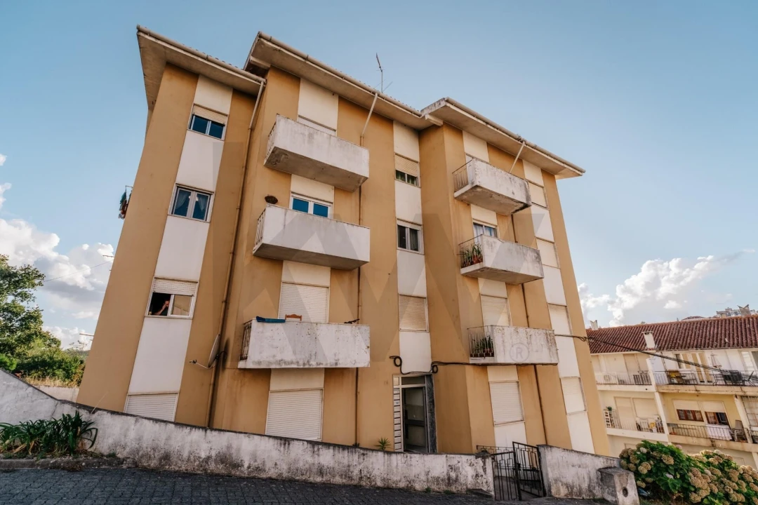 Apartamento T3 para Venda em Santo Antonio dos Olivais Foto 30