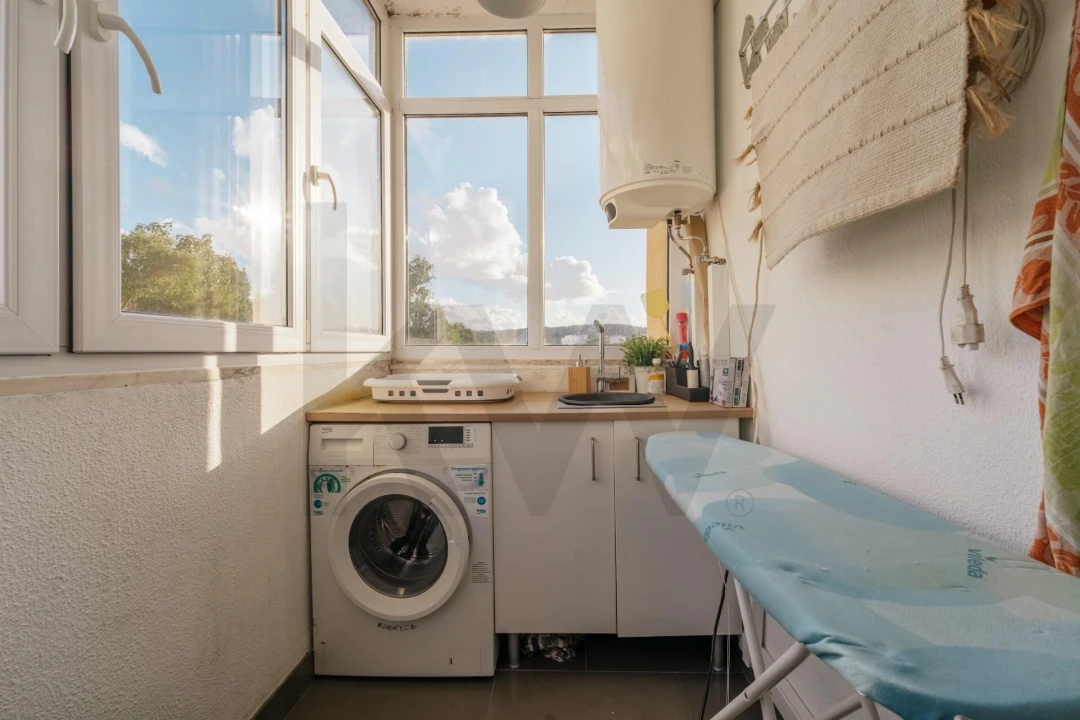 Apartamento T3 para Venda em Santo Antonio dos Olivais Foto 24