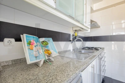 Apartamento T2 para Arrendamento em Costa da Caparica