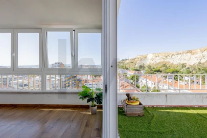 Apartamento T2 para Arrendamento em Costa da Caparica