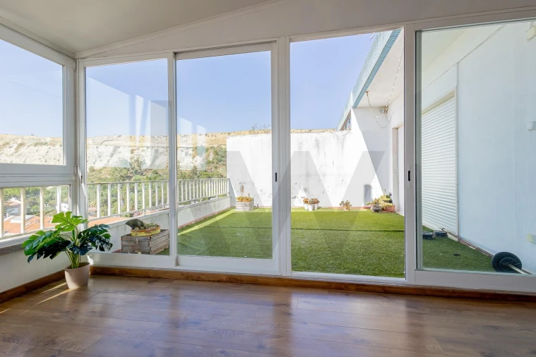 Apartamento T2 para Arrendamento em Costa da Caparica Foto 5
