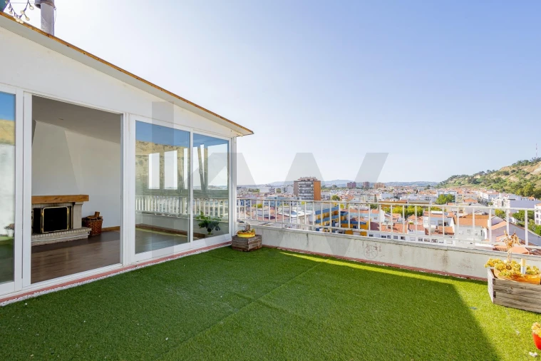 Apartamento T2 para Arrendamento em Costa da Caparica Foto 6
