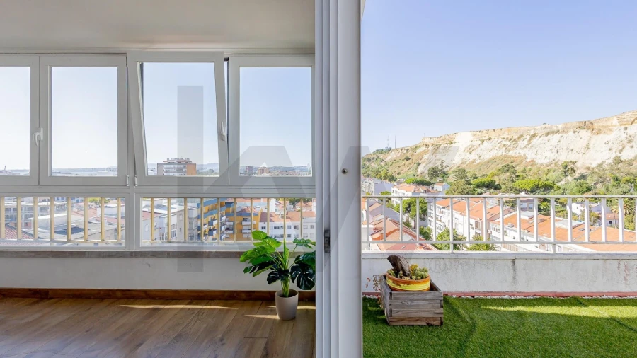 Apartamento T2 para Arrendamento em Costa da Caparica