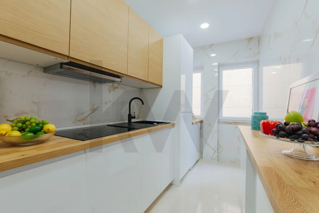 Apartamento T3 para Venda em Campolide Foto 26