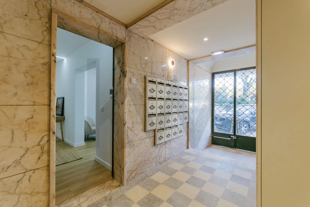 Apartamento T3 para Venda em Campolide Foto 4