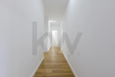 Apartamento T3 para Venda em Campolide