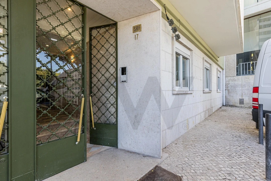 Apartamento T3 para Venda em Campolide Foto 2