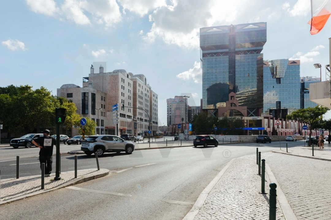 Apartamento T3 para Venda em Campolide Foto 32