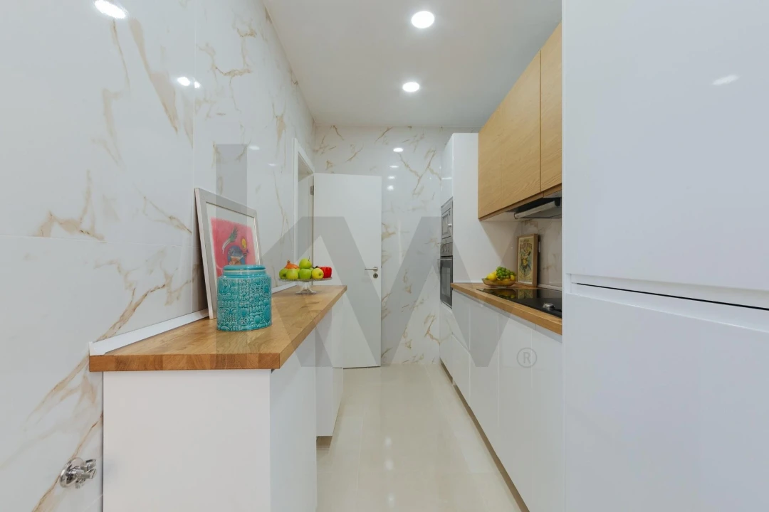 Apartamento T3 para Venda em Campolide Foto 29