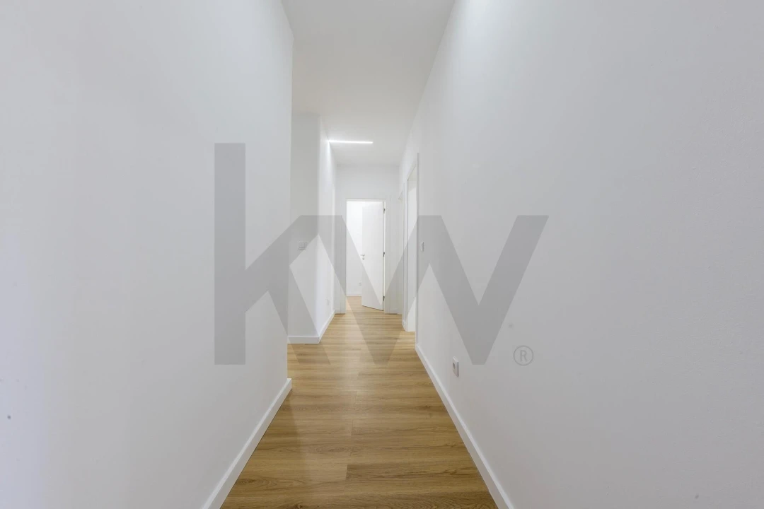 Apartamento T3 para Venda em Campolide Foto 7