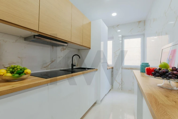 Apartamento T3 para Venda em Campolide Foto 26
