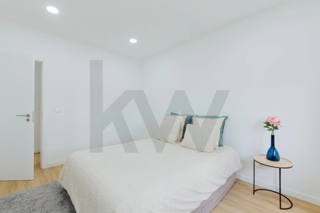 Apartamento T3 para Venda em Campolide Foto 13