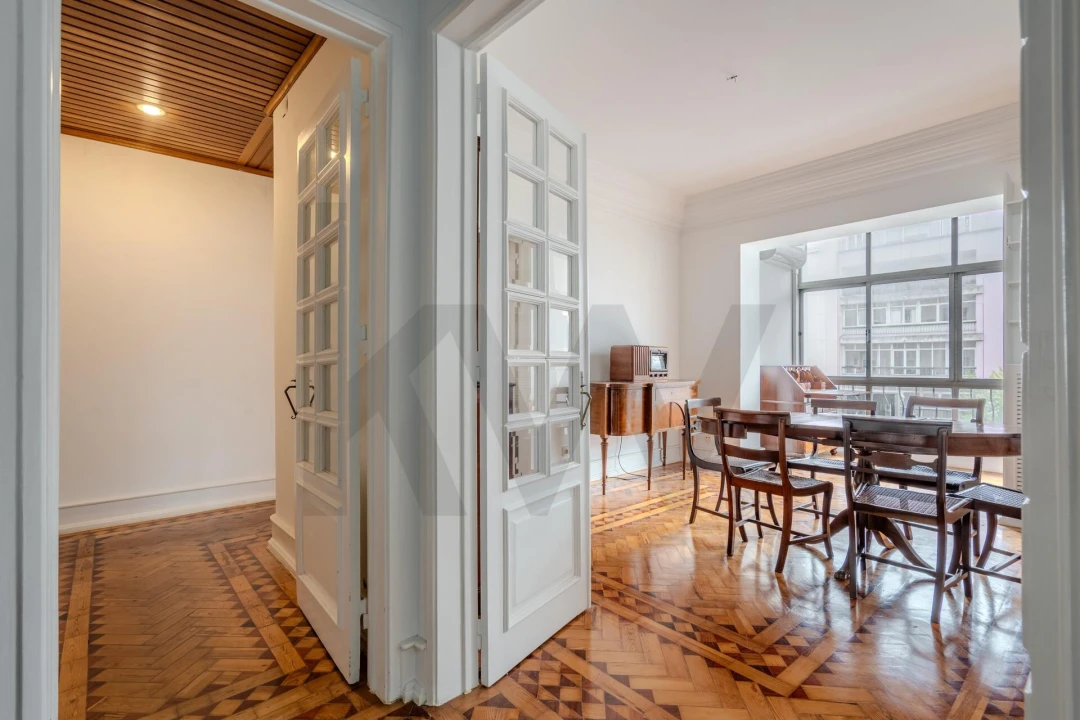 Apartamento T6 para Venda em Areeiro Foto 3