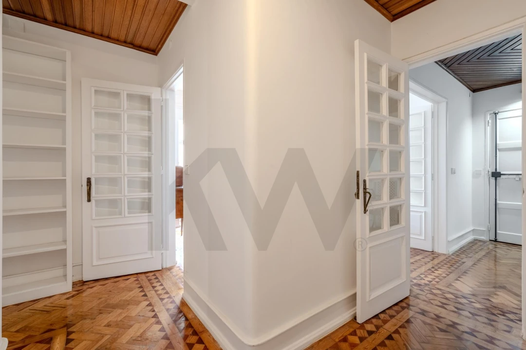 Apartamento T6 para Venda em Areeiro Foto 17