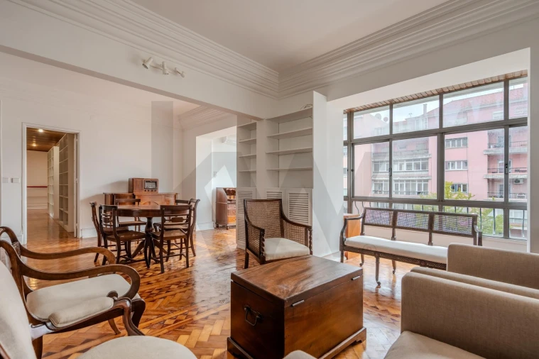 Apartamento T6 para Venda em Areeiro Foto 5