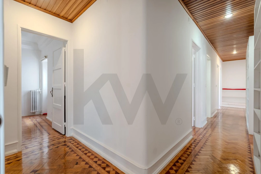 Apartamento T6 para Venda em Areeiro Foto 18