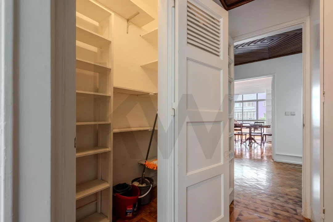 Apartamento T6 para Venda em Areeiro Foto 10