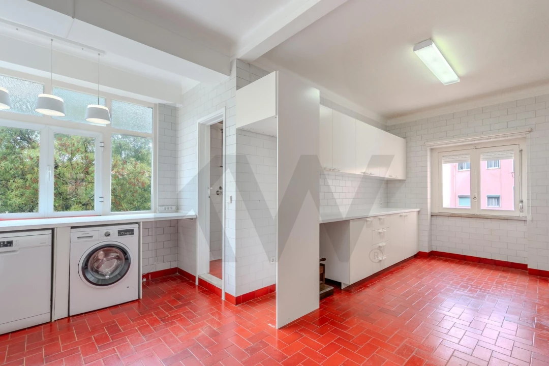 Apartamento T6 para Venda em Areeiro Foto 11