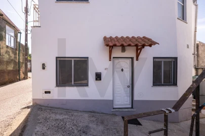 Moradia T2 para Venda em Zambujal