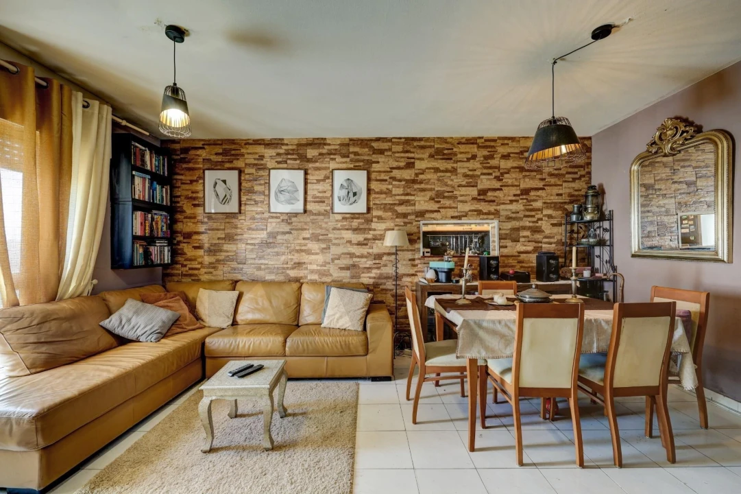 Apartamento T3 para Venda em Almada, Cova da Piedade, Pragal e Cacilhas Foto 2