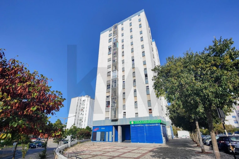 Apartamento T3 para Venda em Almada, Cova da Piedade, Pragal e Cacilhas Foto 22