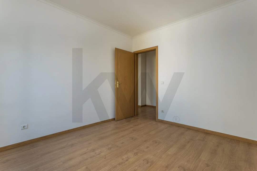 Apartamento T2 para Venda em Alvalade Foto 14