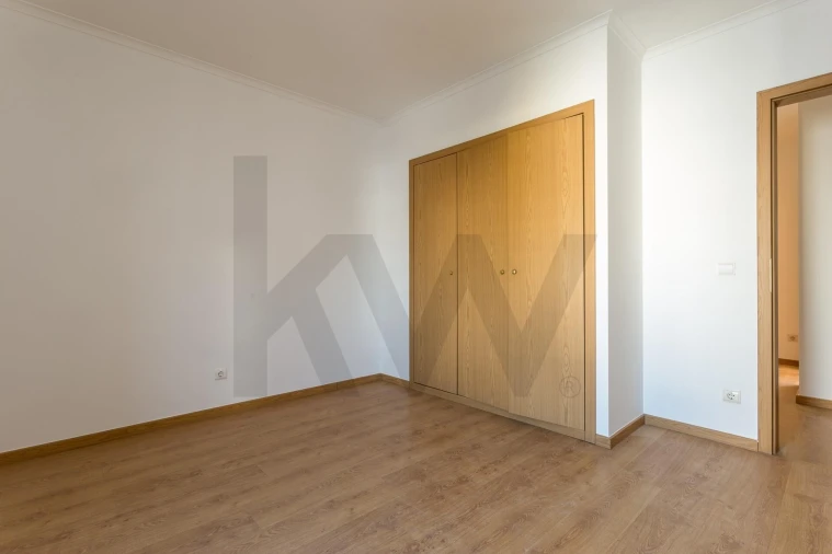 Apartamento T2 para Venda em Alvalade Foto 18