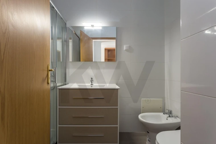 Apartamento T2 para Venda em Alvalade Foto 15