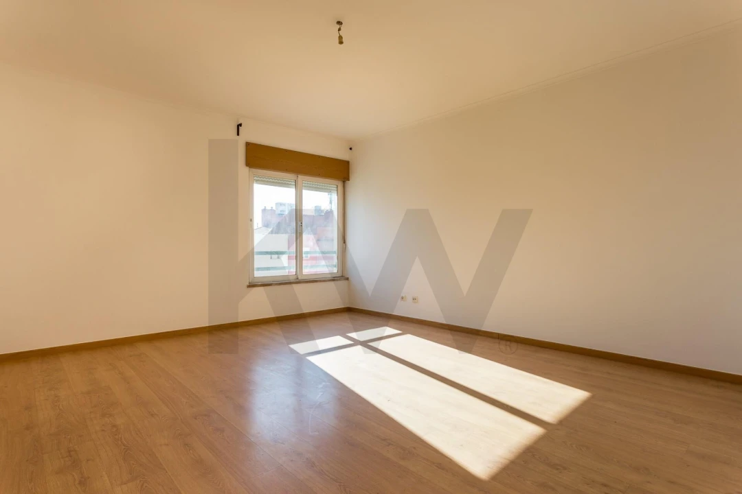 Apartamento T2 para Venda em Alvalade Foto 5