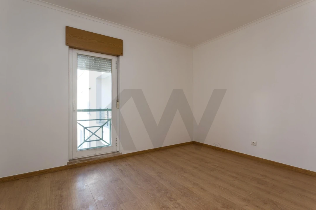 Apartamento T2 para Venda em Alvalade Foto 17