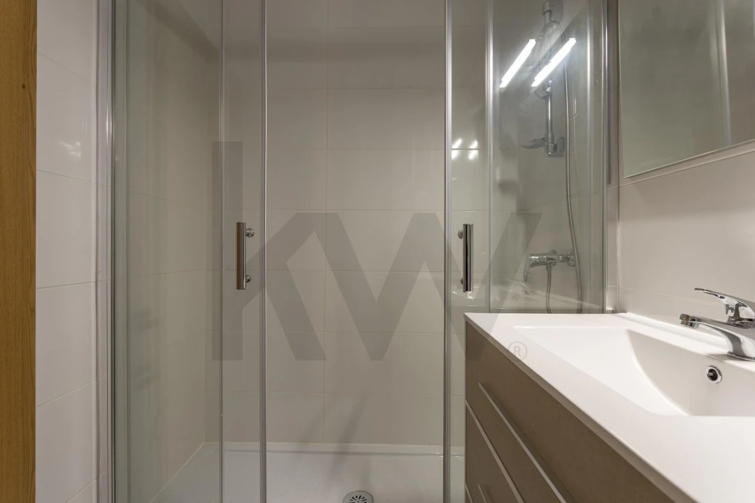 Apartamento T2 para Venda em Alvalade Foto 16