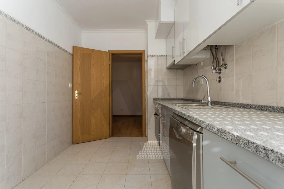Apartamento T2 para Venda em Alvalade Foto 10