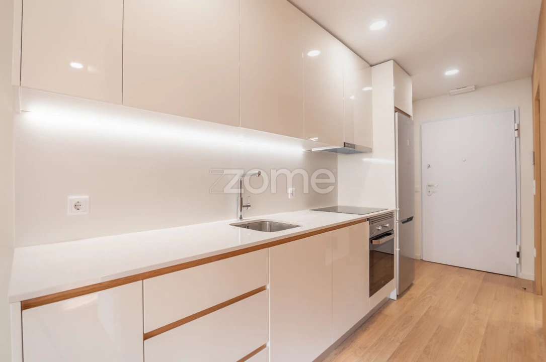 Apartamento T1 para Venda em Cedofeita, Santo Ildefonso, Sé, Miragaia, São Nicolau e Vitória Foto 3
