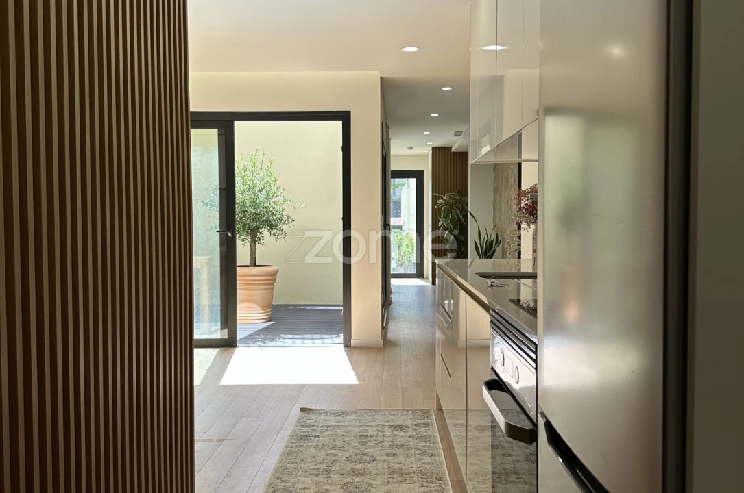 Apartamento T1 para Venda em Cedofeita, Santo Ildefonso, Sé, Miragaia, São Nicolau e Vitória Foto 2