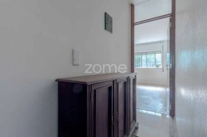 Apartamento T3 para Venda em Lordelo do Ouro e Massarelos