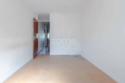 Apartamento T3 para Venda em Lordelo do Ouro e Massarelos