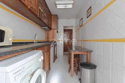 Apartamento T3 para Venda em Lordelo do Ouro e Massarelos