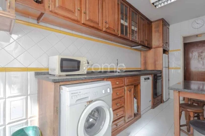 Apartamento T3 para Venda em Lordelo do Ouro e Massarelos