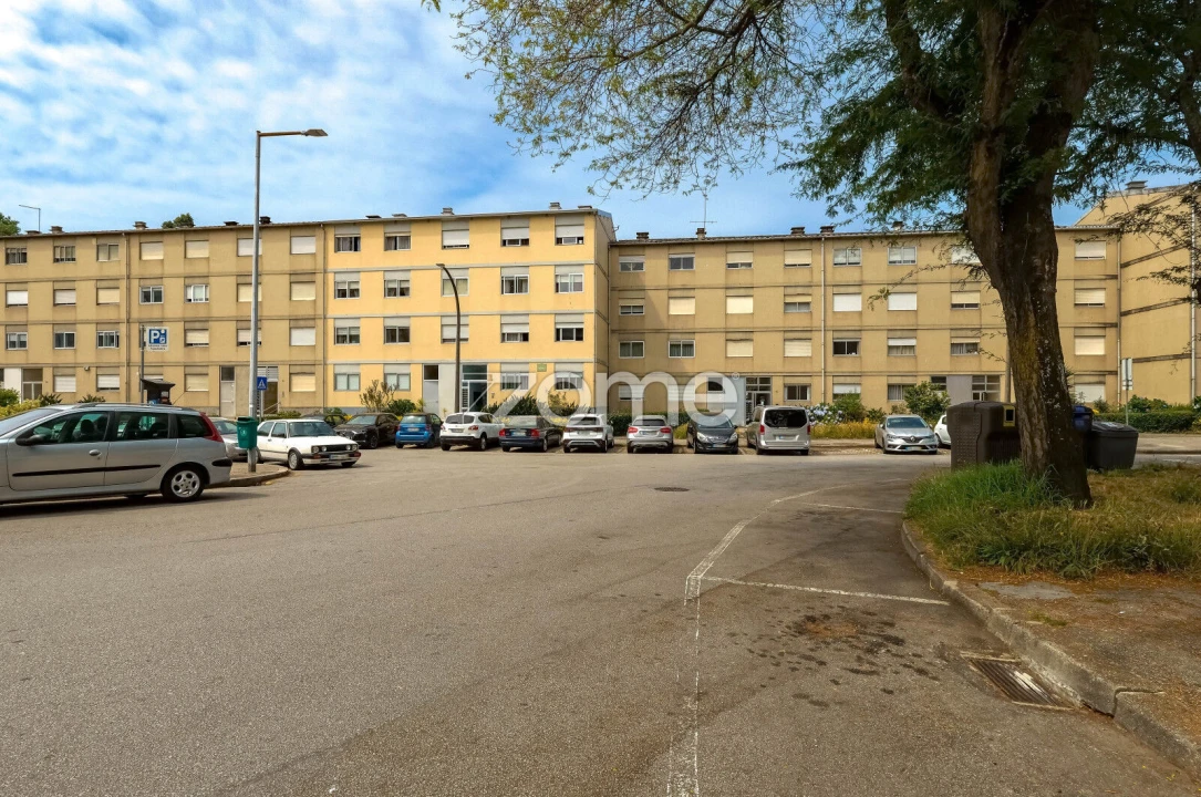 Apartamento T3 para Venda em Lordelo do Ouro e Massarelos Foto 1