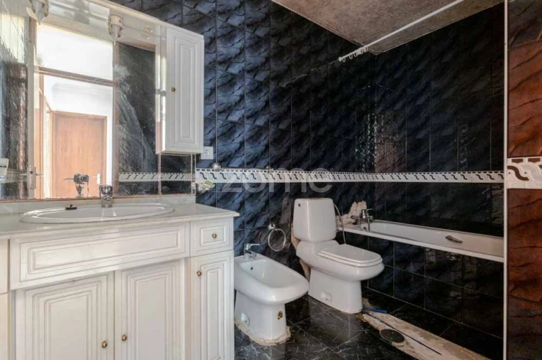 Apartamento T3 para Venda em Lordelo do Ouro e Massarelos Foto 10