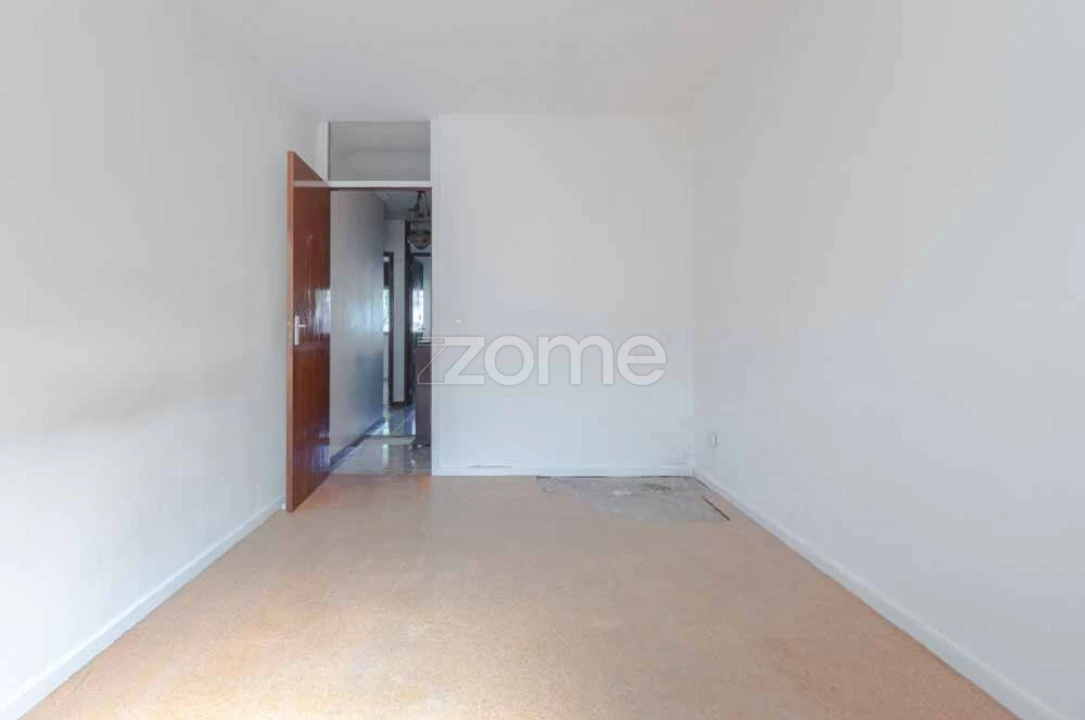 Apartamento T3 para Venda em Lordelo do Ouro e Massarelos Foto 13