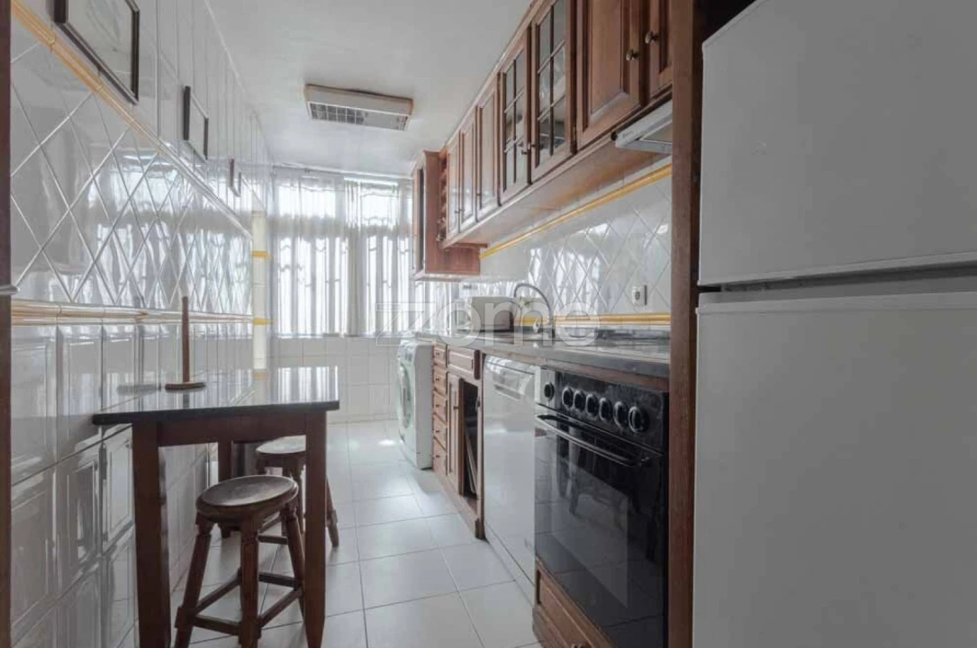 Apartamento T3 para Venda em Lordelo do Ouro e Massarelos Foto 6