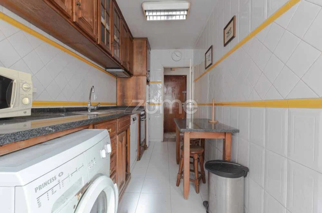 Apartamento T3 para Venda em Lordelo do Ouro e Massarelos Foto 5