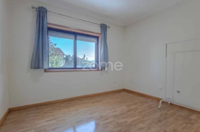 Apartamento T3 para Arrendamento em Malta e Canidelo