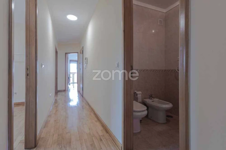 Apartamento T3 para Arrendamento em Malta e Canidelo Foto 12