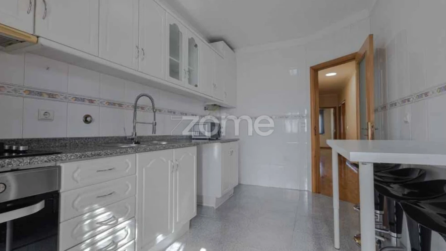 Apartamento T3 para Arrendamento em Malta e Canidelo