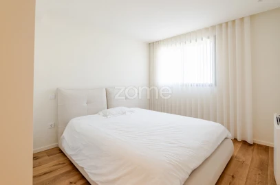 Apartamento T4 para Arrendamento em São Felix da Marinha