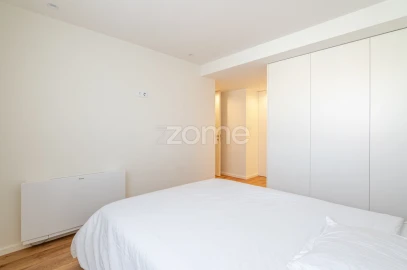 Apartamento T4 para Arrendamento em São Felix da Marinha