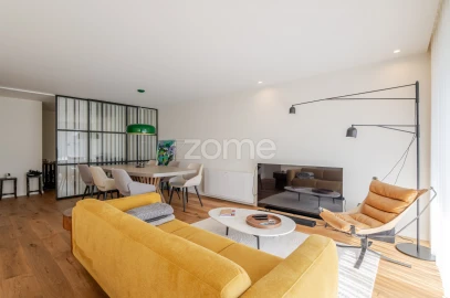 Apartamento T4 para Arrendamento em São Felix da Marinha
