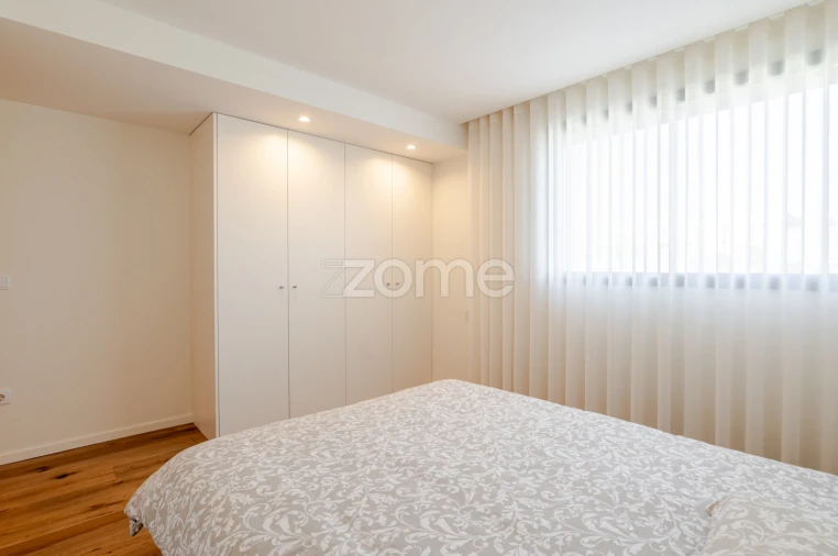 Apartamento T4 para Arrendamento em São Felix da Marinha Foto 21